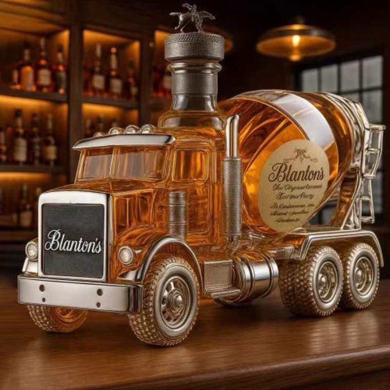 قارورة ويسكي زجاجية بتصميم شاح - مراجعة Vintage Collectible Liquor Bottles وسعره